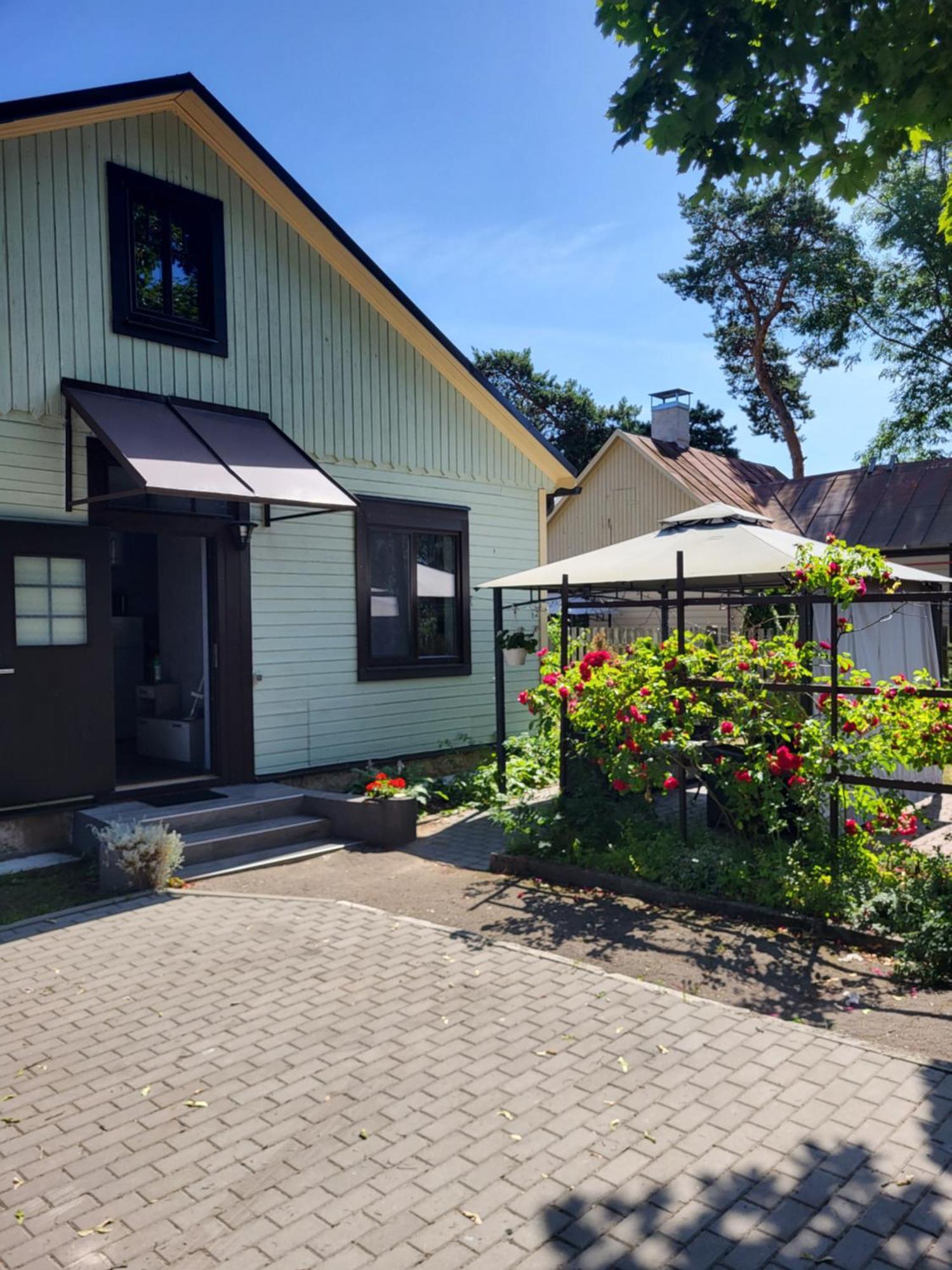 Guest House Sunny Jūrkalne Rum bild